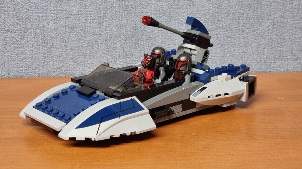 Lego Star Wars 75022 Mandalorian Speeder Tori