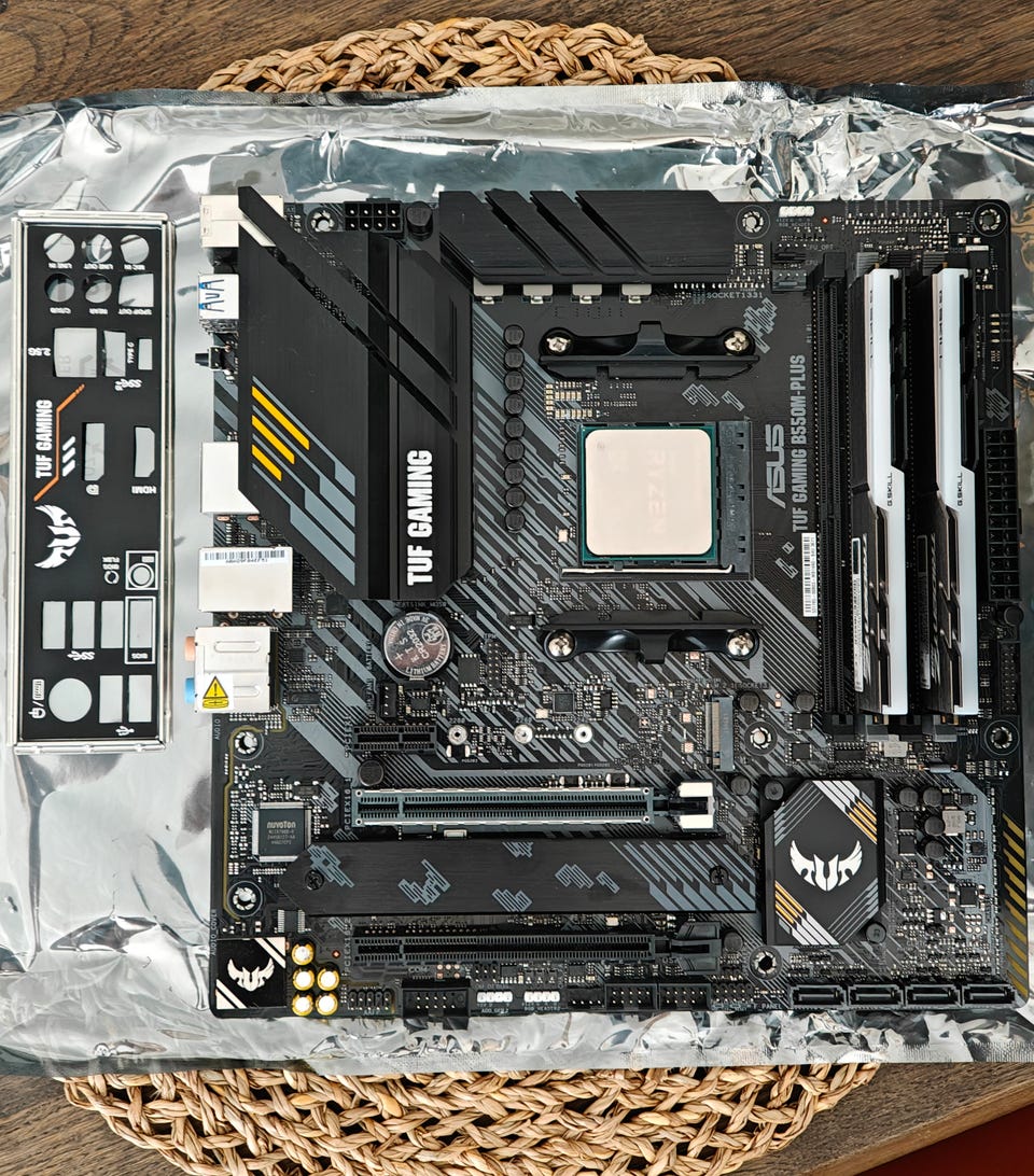 TUF B550M-PLUS + Ryzen 5, 3600 + 16GB G.Skill Trident Z RGB