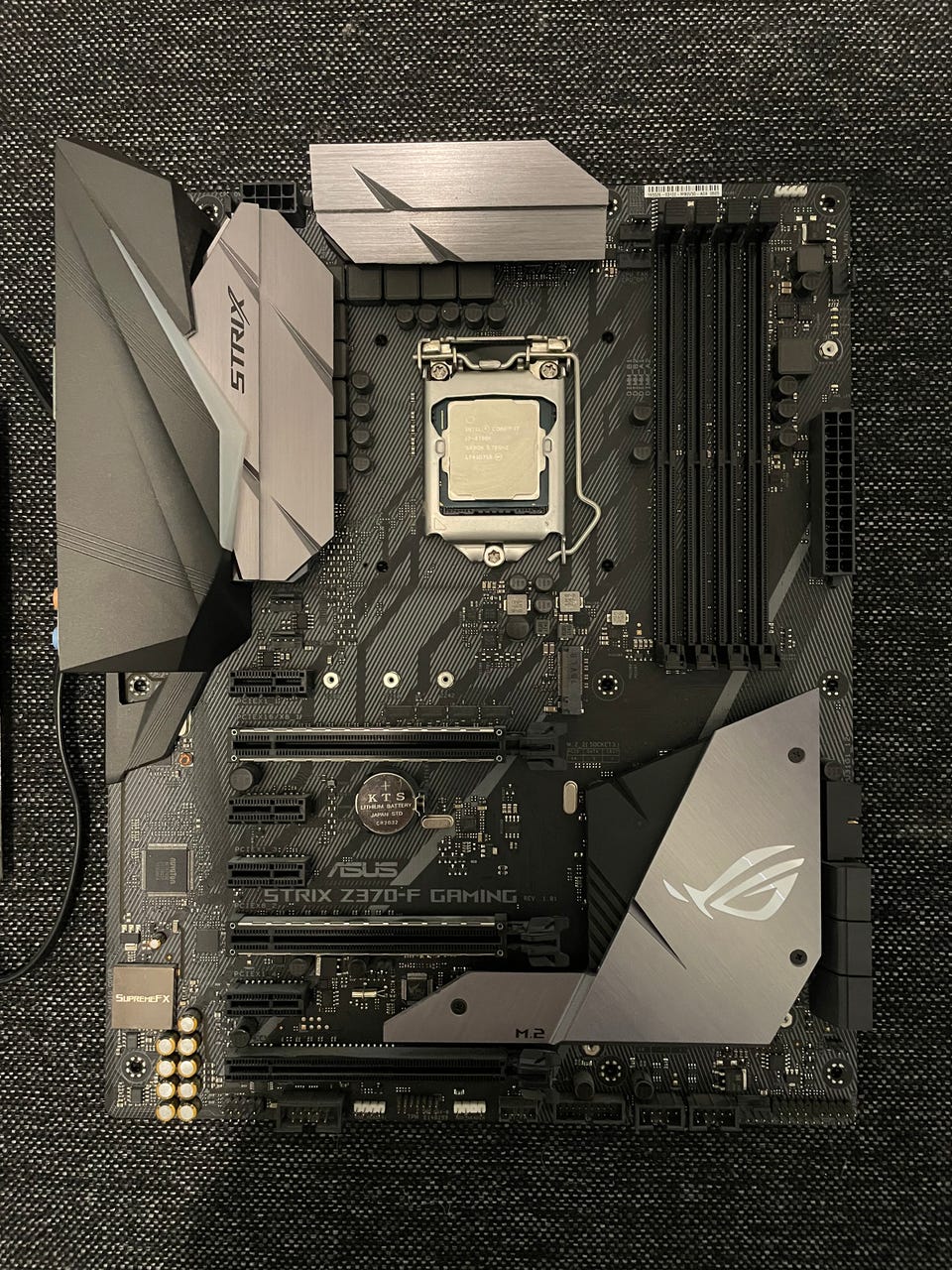 ASUS ROG Z370-F gaming, i7 8700K, TridentZ DDR4 16GB 3200