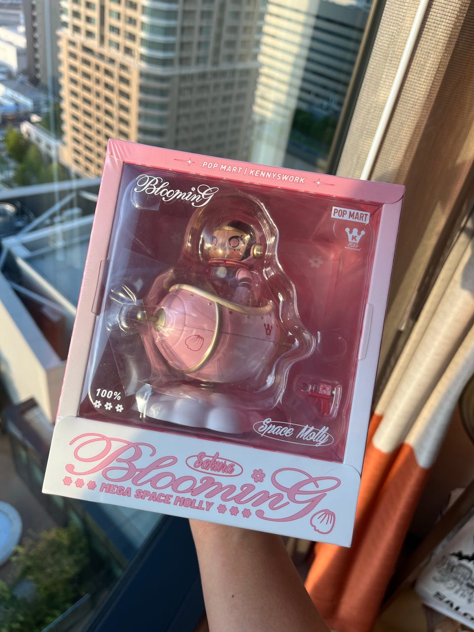 正規品MEGA SPACE MOLLY 100% Blooming-Sakura MEGA Space Molly 100% Blooming Series Sakura Figurine - 绽放