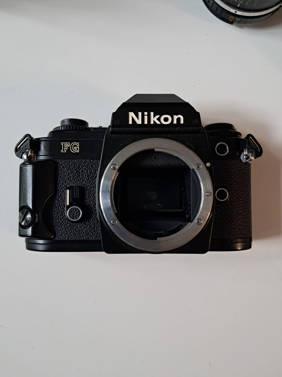 フィルムカメラ Nikon FG+MD-E+Nikon seriesE36-72mm 1:3.5 フィルムカメラ Nikon FG+MD-E+Nikon seriesE36-72mm 1:3.5