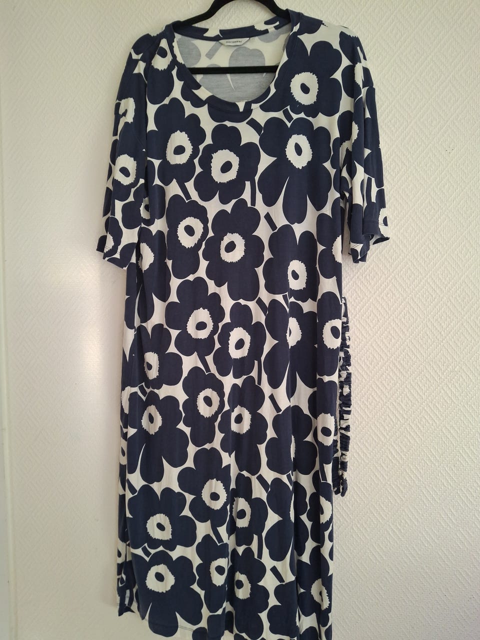 marimekko Unikko Clarfe dress M ワンピース marimekko Unikko Clarfe dress M ワンピース Kokemus Piirto Unikko