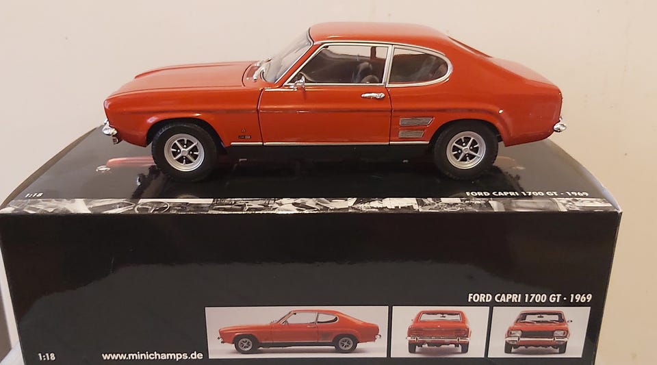 ミニチャンプス　フォードカプリ1700GT 1969 ミニチャンプス フォードカプリ1700GT 1969 - メルカリ