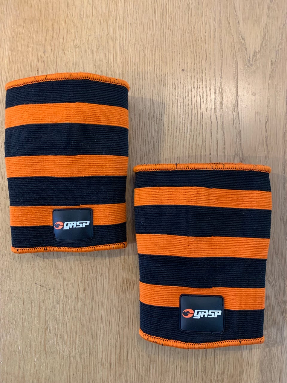 Gasp Power elbow sleeves, Black/Flame M 【公式通販】