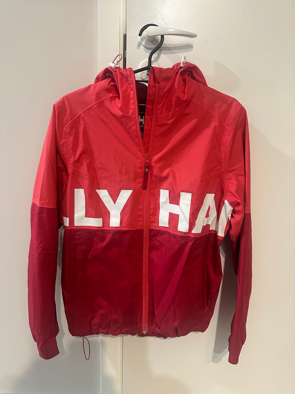 Helly Hansen Naisten Tuulitakki XS Punainen Tori