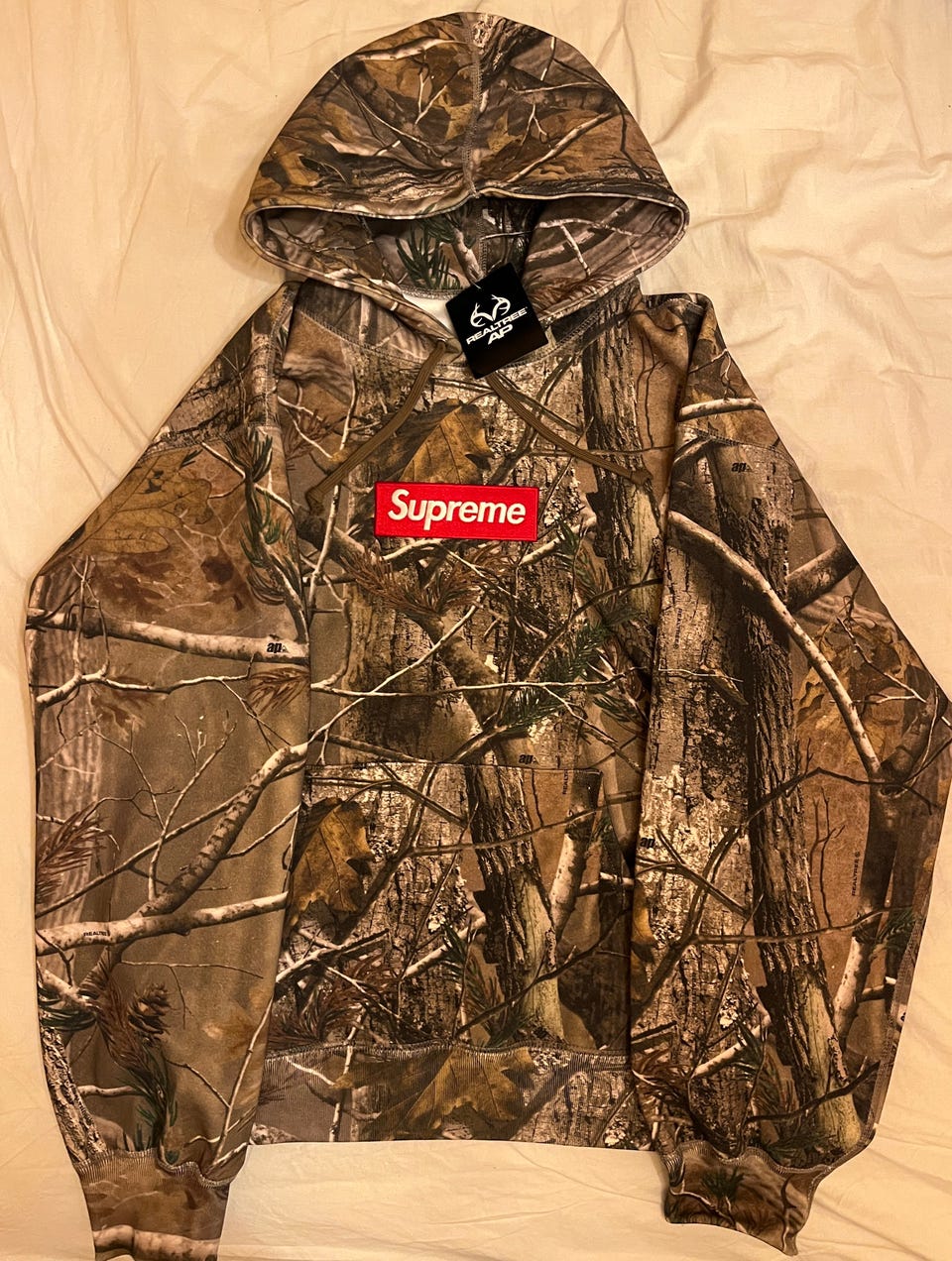 Supreme Realtree Camo Box logo | Tori