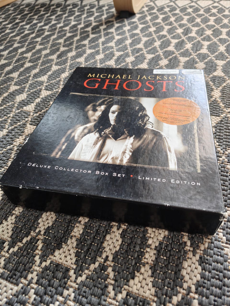Michael Jackson Ghosts deluxe collector box set VHS ja CDs | Tori