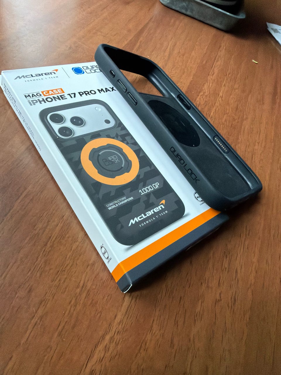 Apple iPhone 17 Pro Max McLaren Quad Lock -suojakuori | Tori
