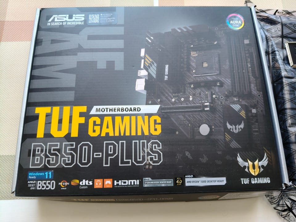AMD Ryzen 7 5700X3D, Asus TUF GAMING B550-PLUS, Kingston DDR4 32GB 