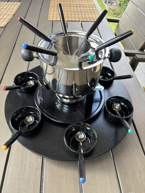 IKEA fondue-setti teräskattila ja keraamiset kulhot