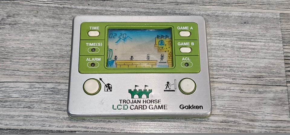 Gakken Trojan Horse LCD-elektroniikkapeli (1981) – Toimiva