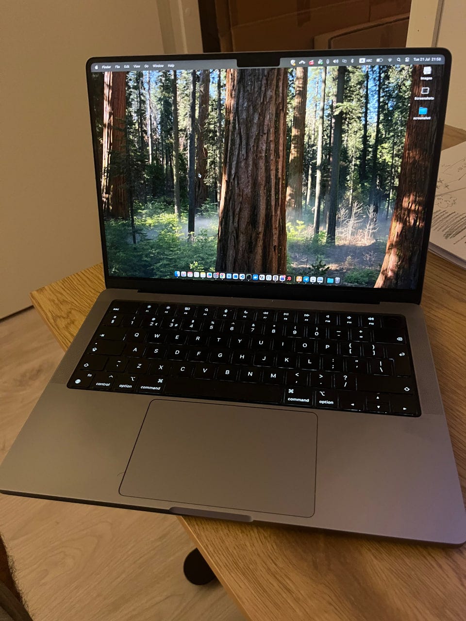 MacBook Pro 14