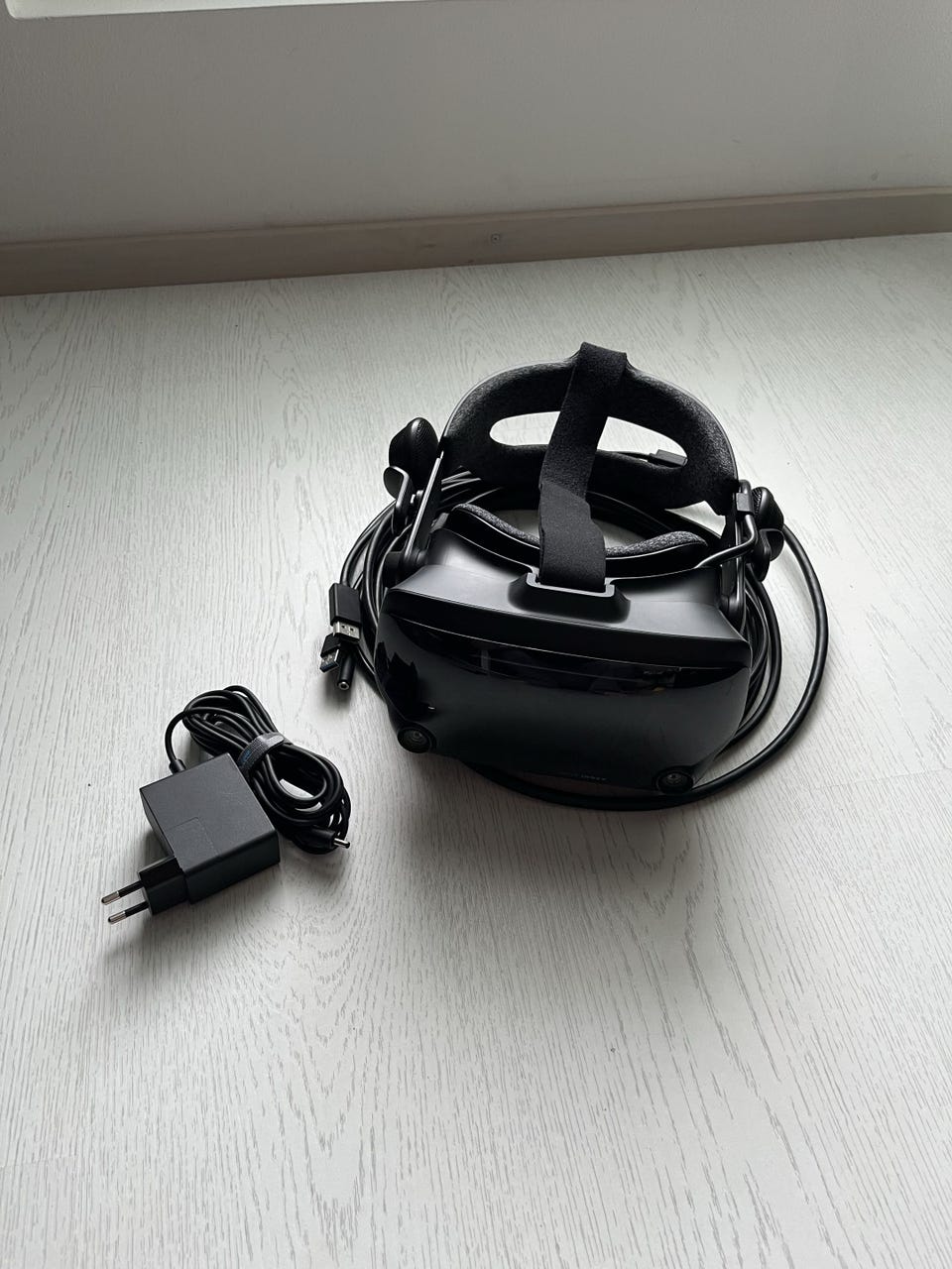 Valve Index + VIVE Tracker (varattu) | Tori