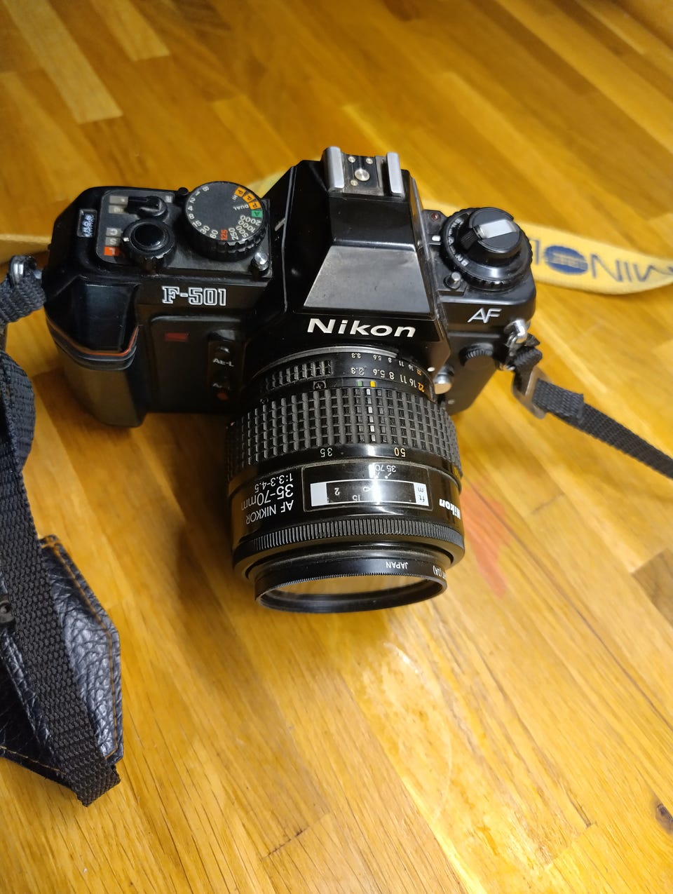 Nikon F-501 AF filmikamera nikkor 35–70mm objektiivilla | Tori