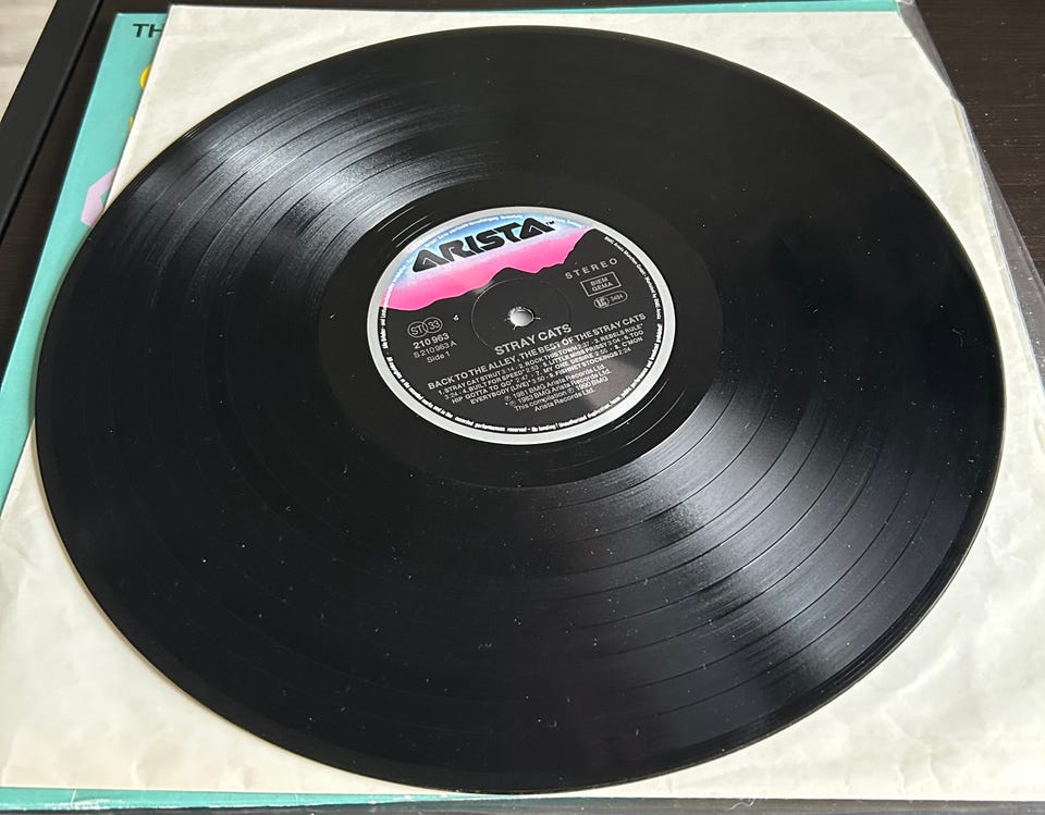 Stray Cats – The Best Of The Stray Cats: Back To The Alley LP- | Tori