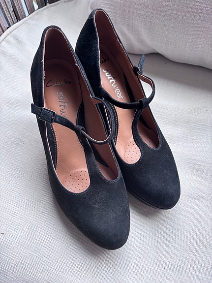 Clarks mustat korkokengät 37