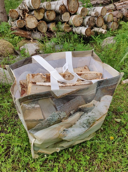 Kuivaa koivu klapia kassi vaikka mökille viemiseksi.