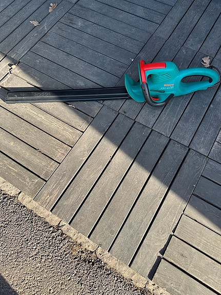 VUOKRATTAVANA pensasleikkuri