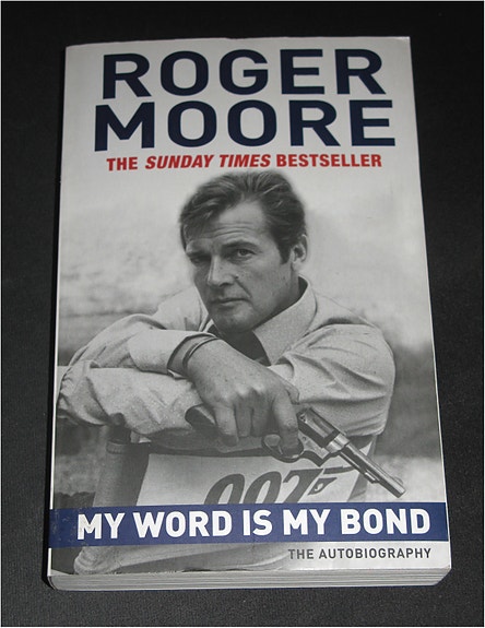 Roger Moore: My word is my bond omaelämäkerta