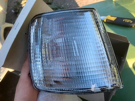 VW Passat Oikea Etuvilkku Alkuperäinen 4/88-8/93