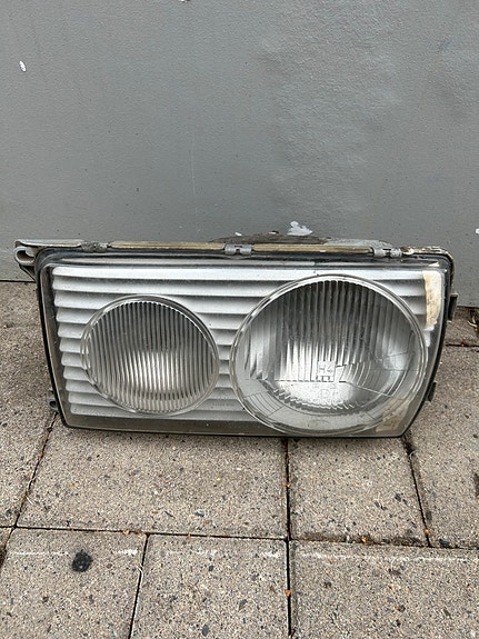 Mercedes-Benz W123 vasen ajovaloumpio