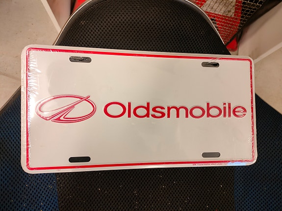 Oldsmobile peltikyltti