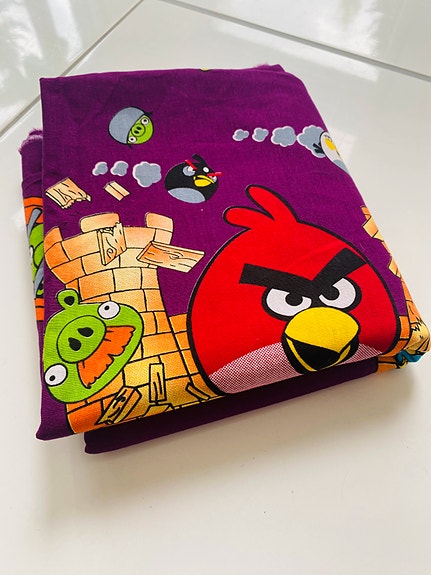 Angry Birds pöytäliina 148 cm x 148 cm