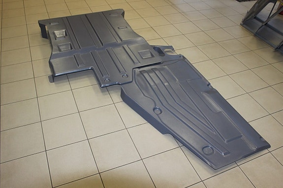 Uusi pohjapanssari Mercedes Benz V-class ( 447) ( 2014 - ... )(4WD ) ( 2 parts )