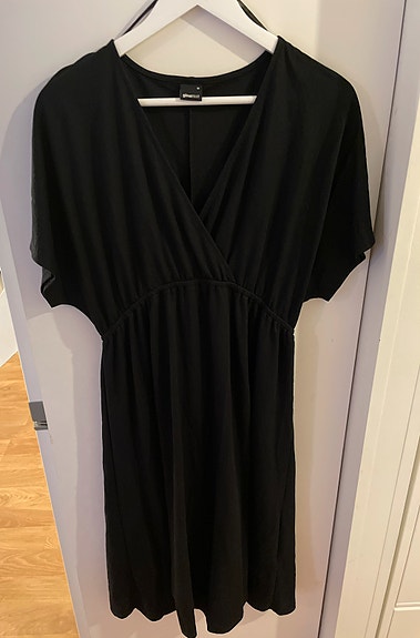 Gina tricot mekko M