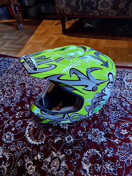 Nitro racing kypärä L- koko