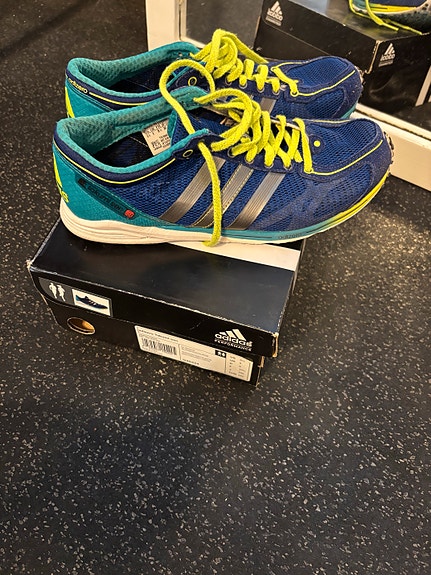 Adizero takumi-sen juoksukengät