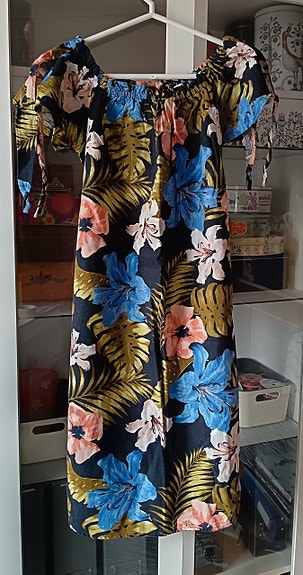 Kukallinen mekko