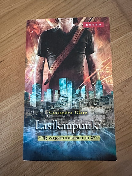 Lasikaupunki - Cassandra Clare