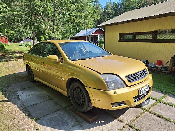 Opel vectra 1.8 16v gts -03 osina