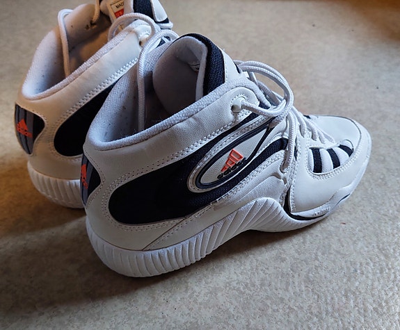 Adidas treenikengät