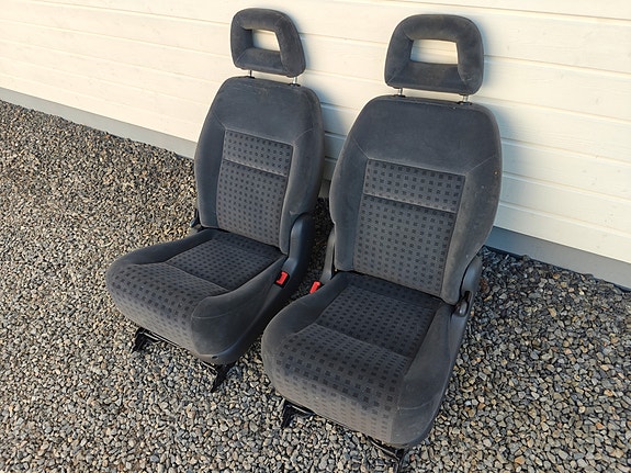 VW Sharan lisäpenkit