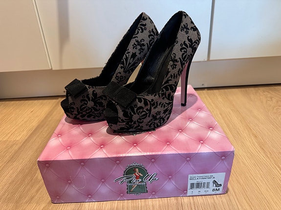 Pin Up Couture Bella-11 / BNTWF-B (Brown Tweed Fabric-Black)