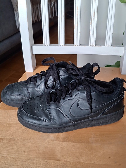 Nike Court Jr -kengät (koko 36)