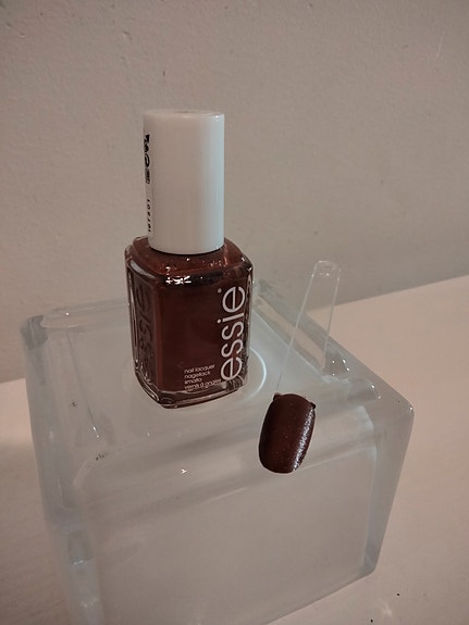 Essie kynsilakka - cargo cameo