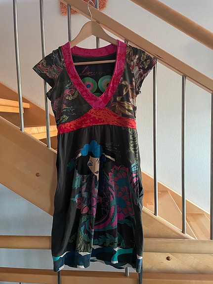 Desigual mekko