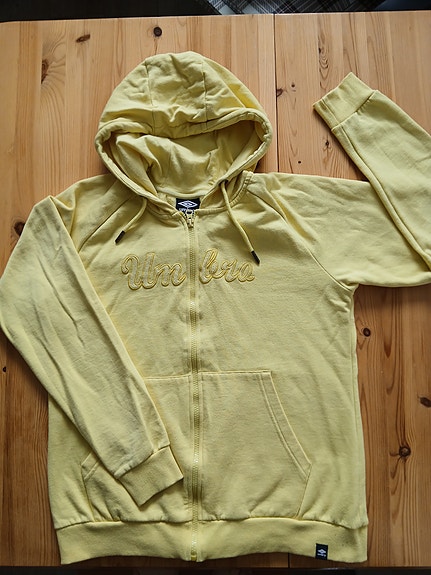 Umbro keltainen huppari, koko 40.