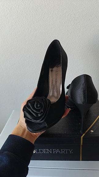Musta ruusu satiini korkokengät / Black Rose satin heels