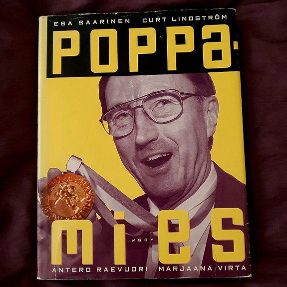 Poppamies jääkiekkokirja (Käytetty)