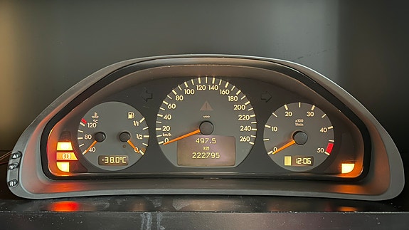 Mercedes-Benz E W210 S210 mittaristo / mittaritaulu A2105400311 Avantgarde E270