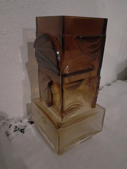 Pentti Sarpaneva Kumela oy taidelasimaljakko