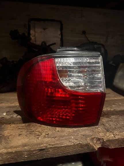 Hyundai H1 vasen takavalo