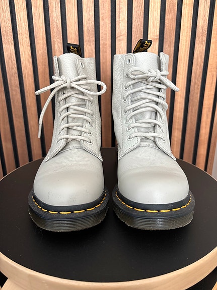 Dr. Martens 1460 Pascal Virginia