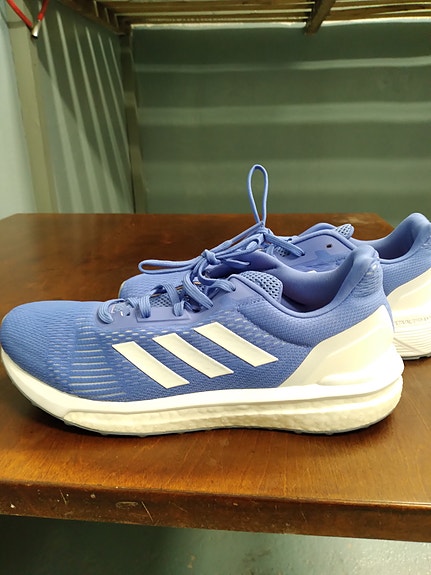 Uudenveroiset naisten Adidas -  juoksukengät, 42