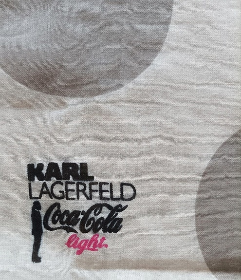 Karl Lagerfeldt - Coca Cola Light huivi