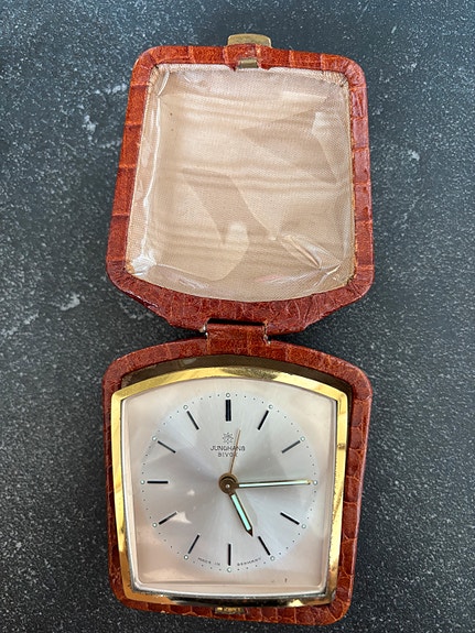 Junghans matkakello